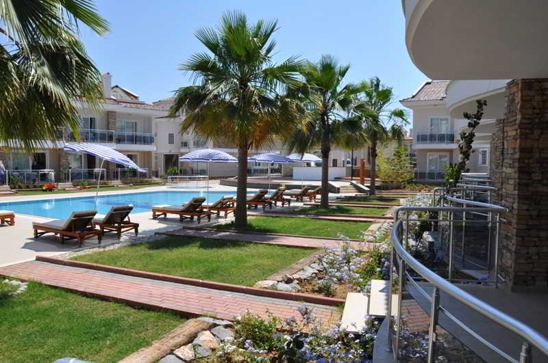 Golden Life Blue Green Residence photo 1