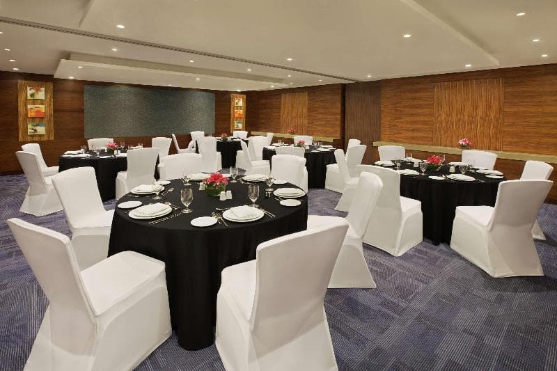 Doubletree By Hilton Hotel And Residences Dubai - Al Barsha photo 1