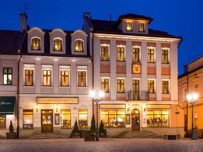 Hotel Ambasadorski main