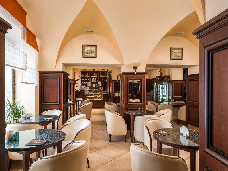 Hotel Ambasadorski 4
