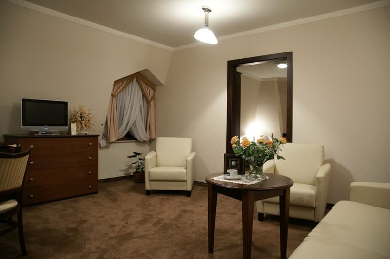 Hotel Ambasadorski 5