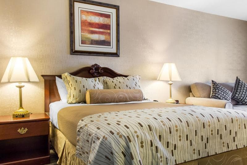 Clarion Hotel Philadelphia International Airport 3