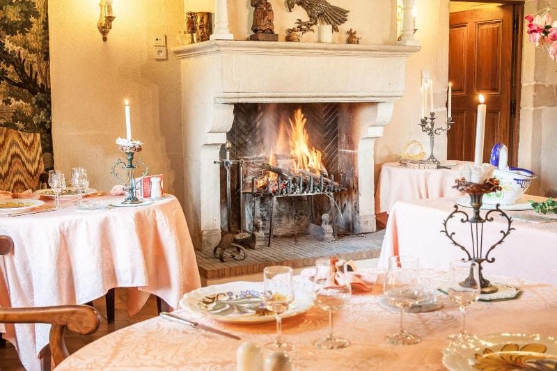 Hostellerie Sarrasine main
