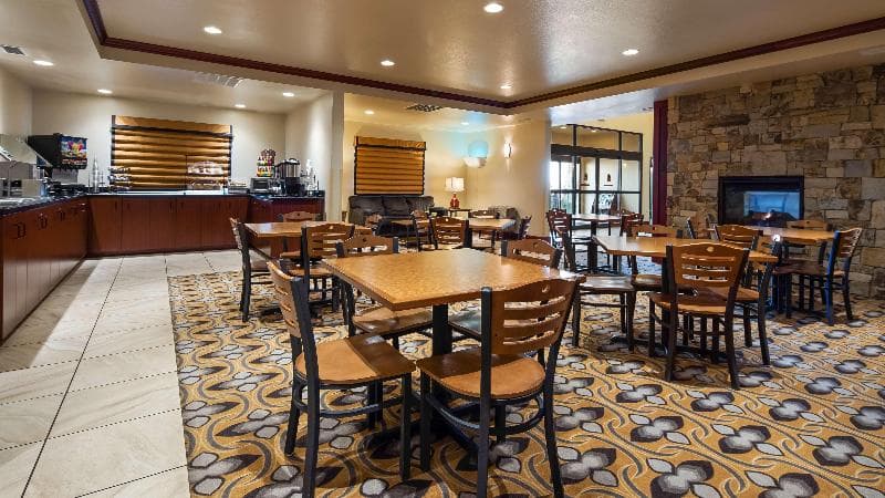 Best Western Shelby Inn & Suites 3