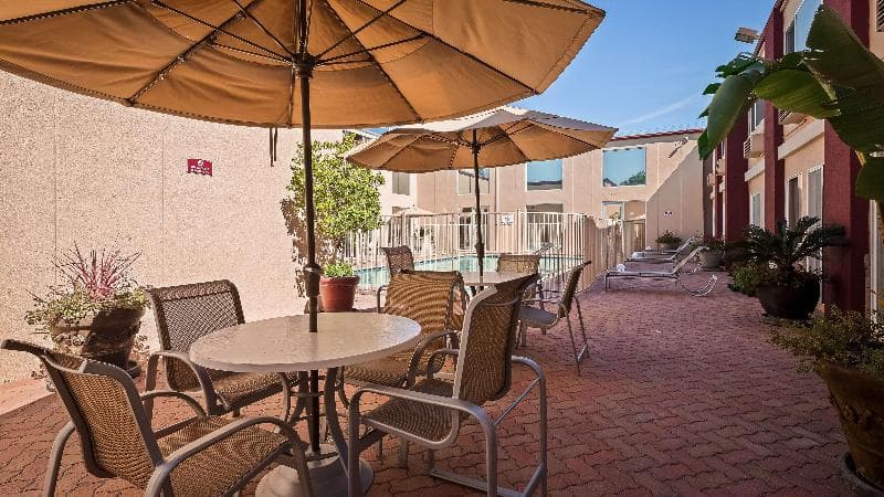 Best Western Canoga Park Motor Inn 4