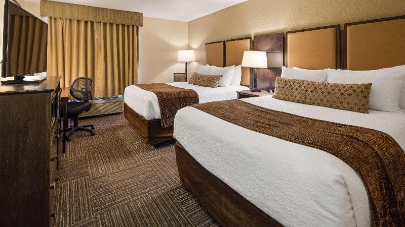 Best Western Plus Frontier Inn 4