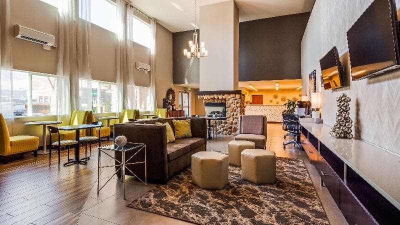 Best Western Plus Lake Front Hotel 5
