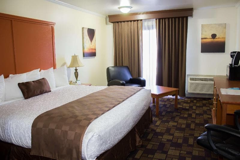 Best Western Plus Lake Front Hotel 3