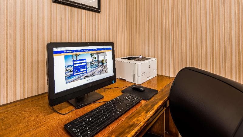 Best Western Coral Hills photo 1