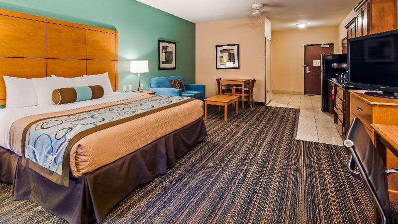 Best Western Plus Seminole Hotel & Suites 3