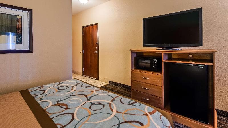 Best Western Plus Seminole Hotel & Suites 4