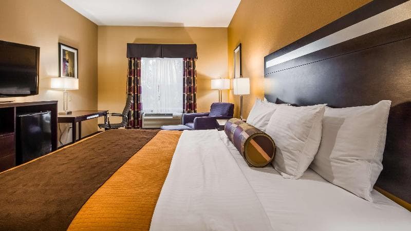 Best Western Plus Kenedy Inn 3