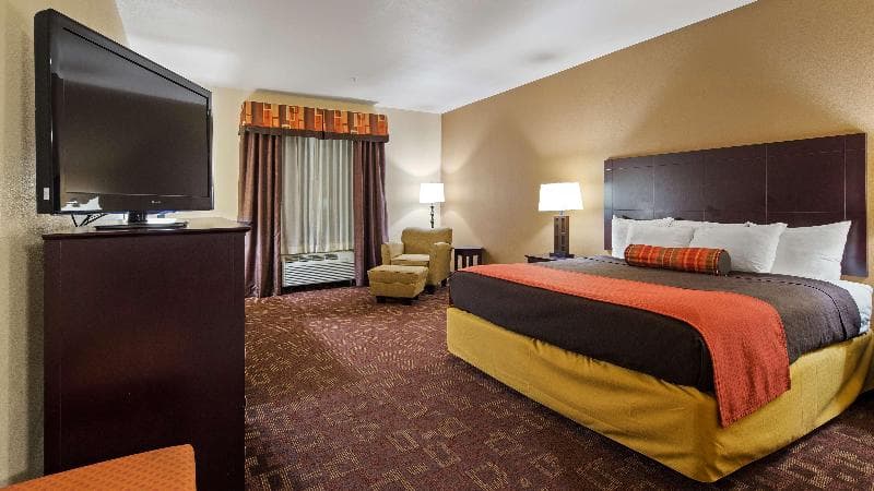 Best Western Plus Goliad Inn & Suites 4