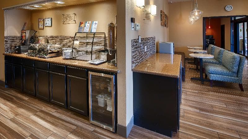 Best Western Plus Edinburg Inn & Suites 5