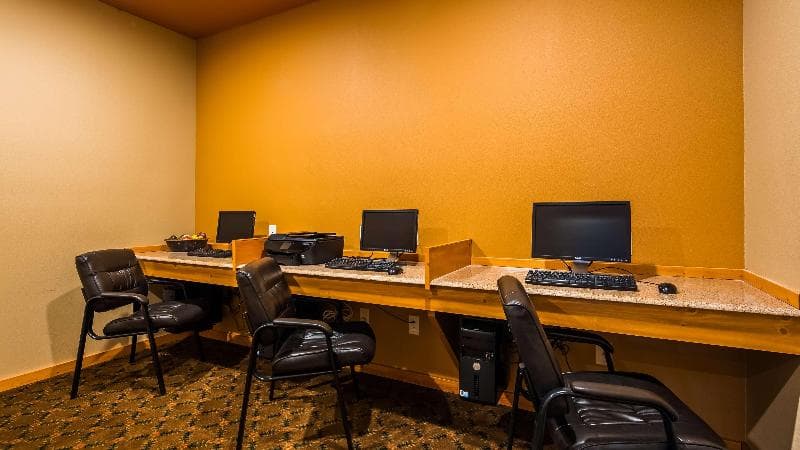 Best Western Plus Hartford Lodge photo 1