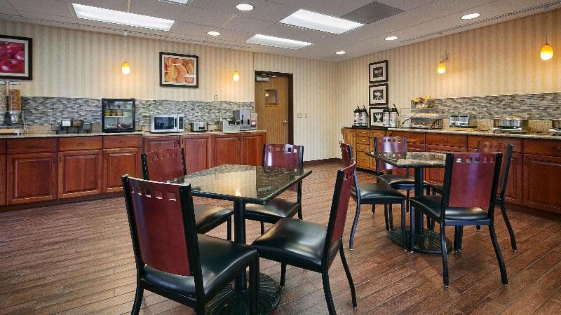 Best Western Plus Rama Inn & Suites 2