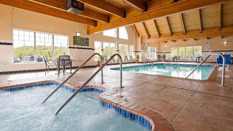 Duluth Inn & Suites Near Spirit Mountain 5
