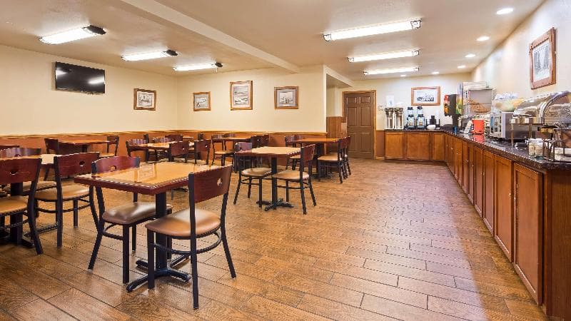 Duluth Inn & Suites Near Spirit Mountain 3