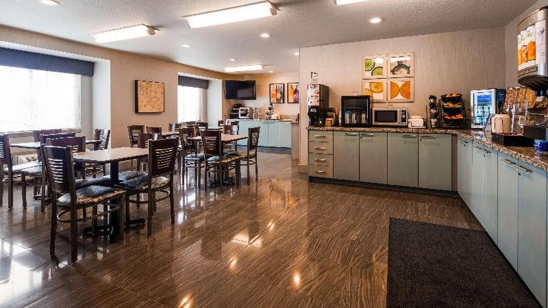 Best Western Plus Woodstock Inn & Suites 3