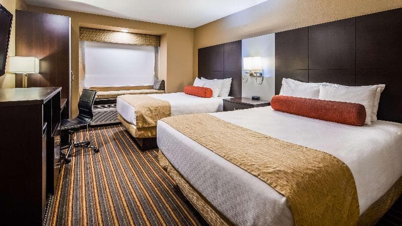 Best Western Plus Woodstock Inn & Suites 4