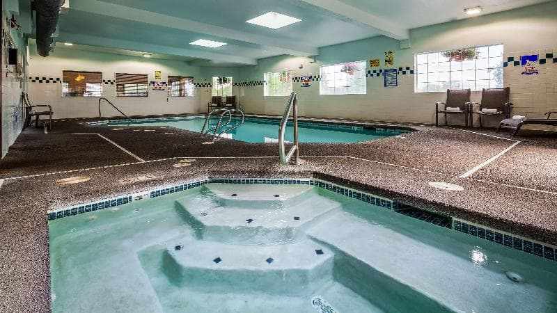 Best Western Oak Meadows Inn 3