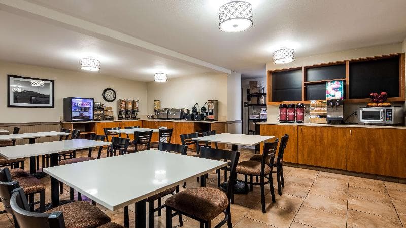 Best Western Oak Meadows Inn photo 1