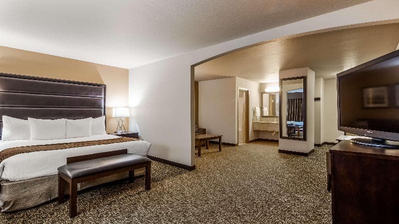 Best Western Oak Meadows Inn 2