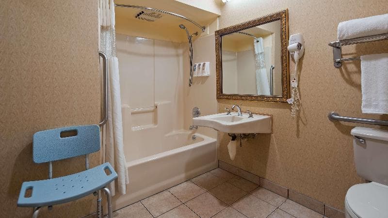 Best Western Inn & Suites 5