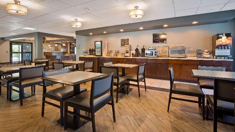 Best Western Plus Coldwater Hotel 4