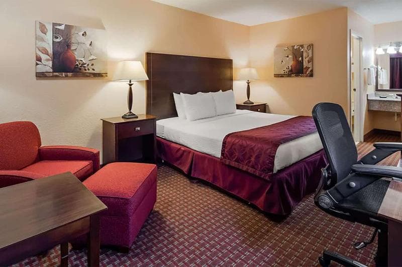 Days Inn By Wyndham Whitmore Lake 5