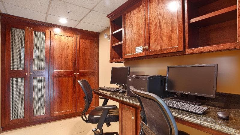 Best Western Plus The Inn at Sharon/Foxboro photo 1