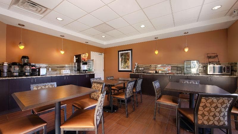 Best Western Plus College Park Hotel 3