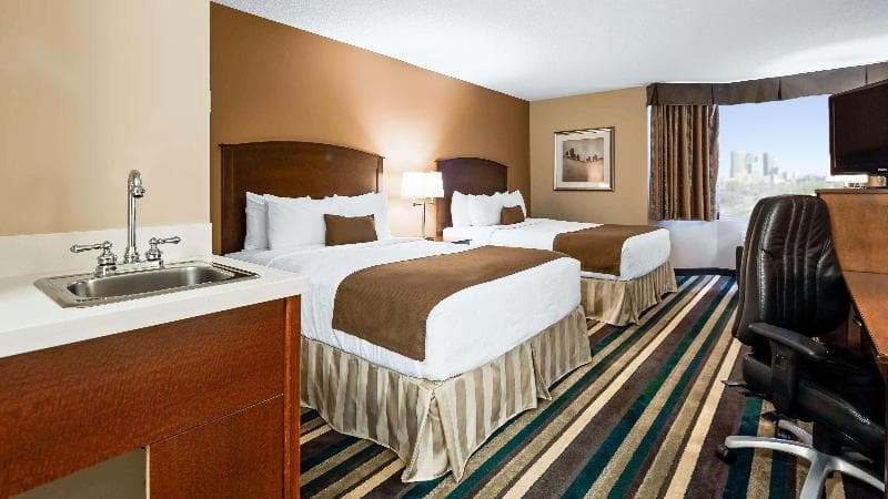 Best Western Plus Winnipeg Airport Hotel 5