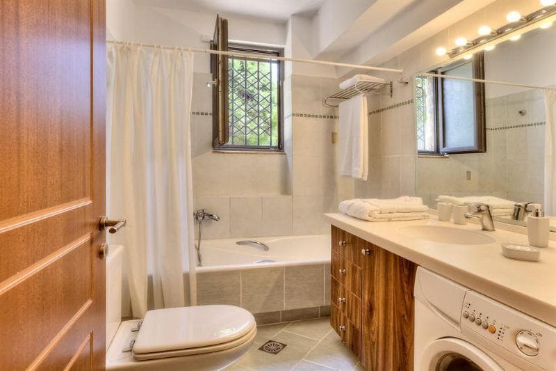 Marini Luxury Apartments And Suites 5