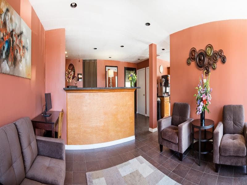 La Luna Inn 5