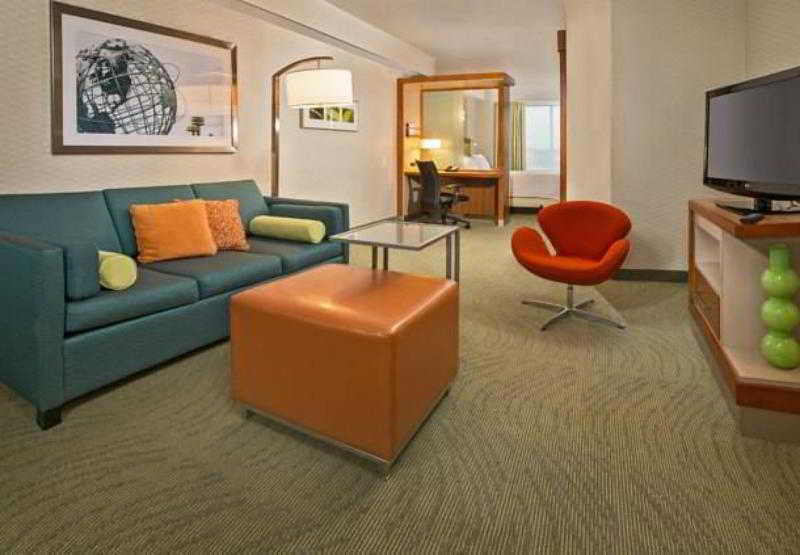 Springhill Suites New York Laguardia Airport 2