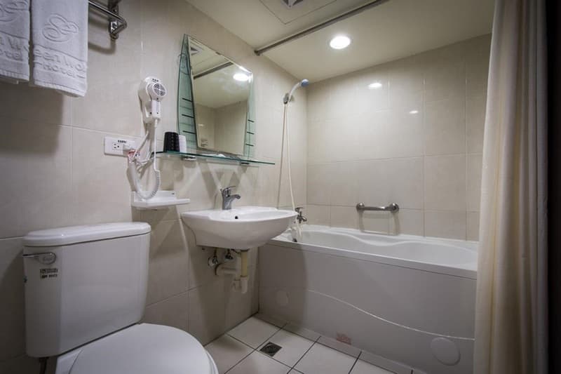 Green World - New World Hotel 4
