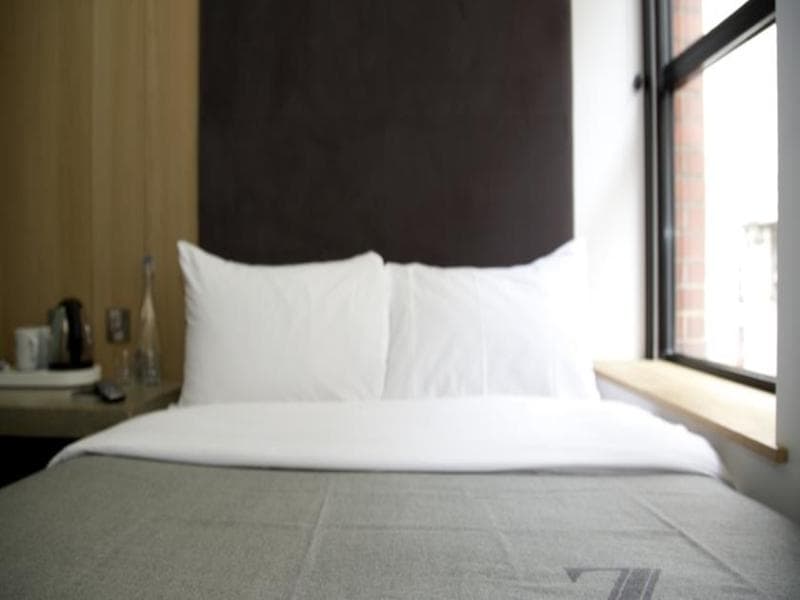 Z Piccadilly (Adults Only) 5