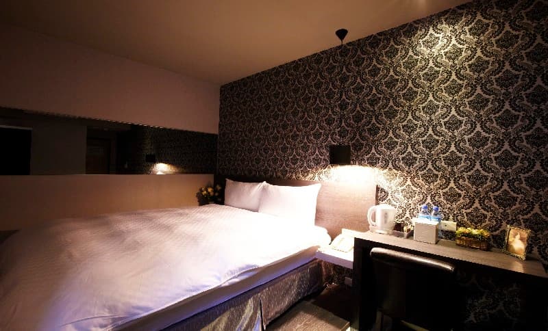 Main Inn (Adults Only) 5