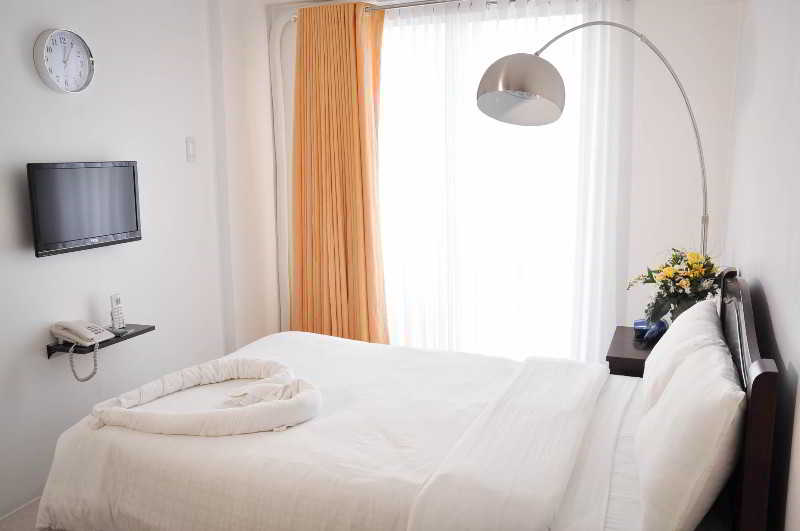 Dian Suites Makati by OYO photo 1