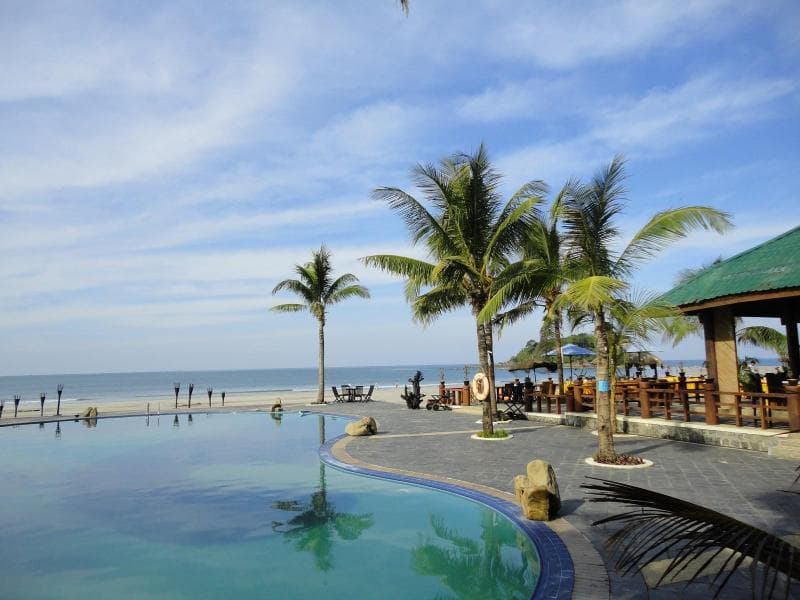Central Hotel Ngwe Saung 4