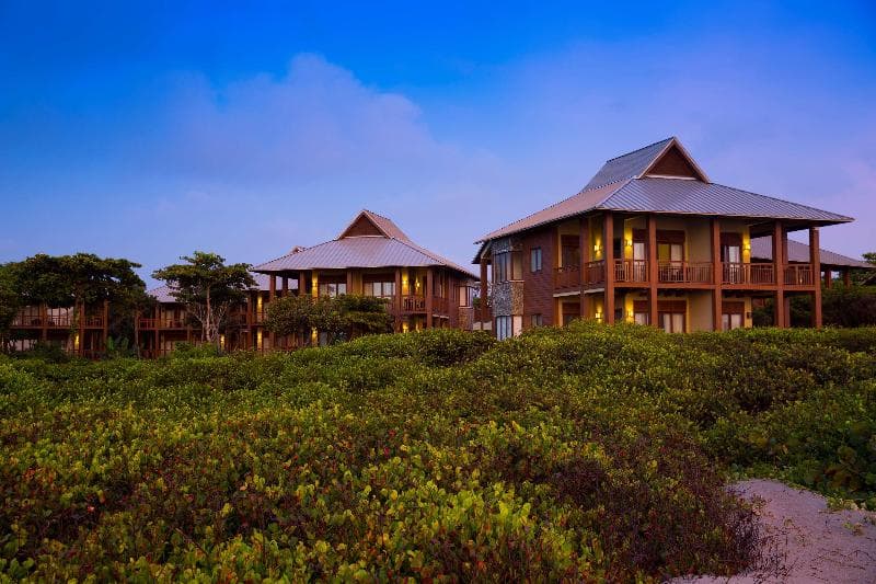 Indura Beach & Golf Resort Curio Collection by Hilton 3
