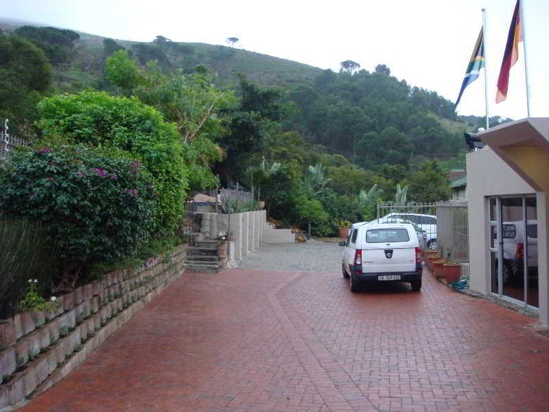 Signal Hill Lodge (Adults Only) 5