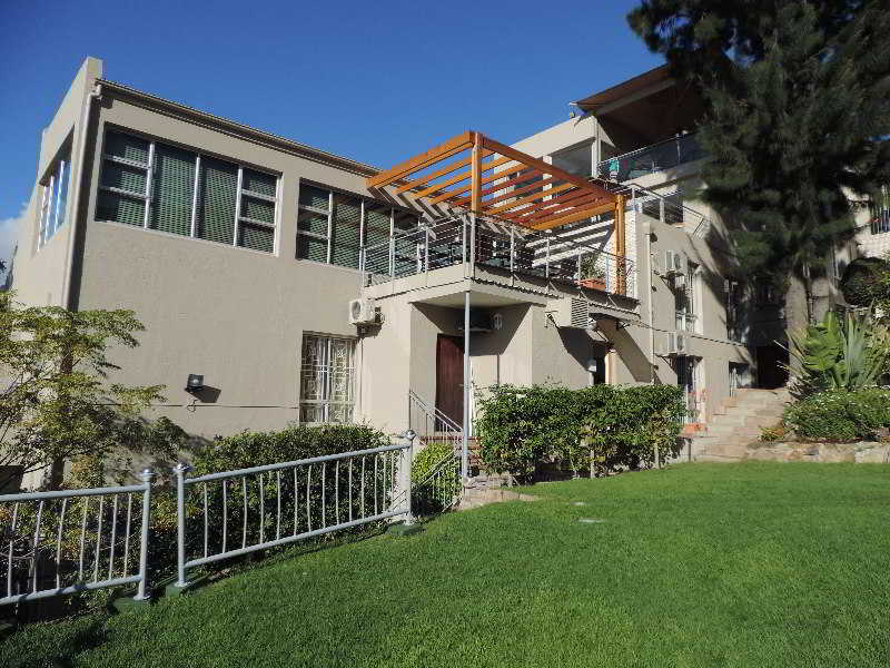 Signal Hill Lodge (Adults Only) 3