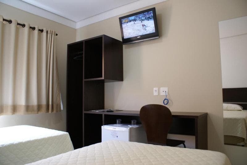 Cristal Palace Inn 5