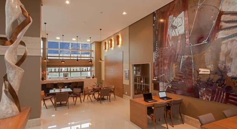 Jade Hotel 4
