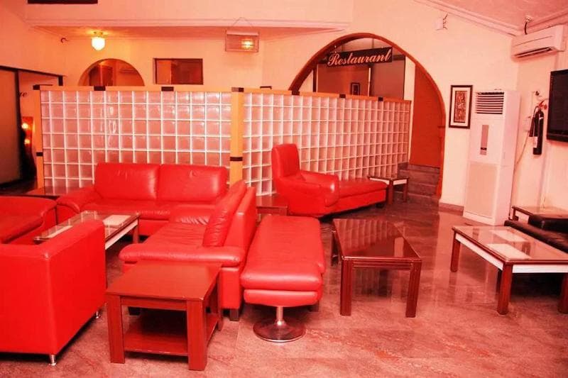 Solitude Hotel, Victoria Island main