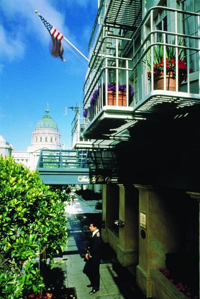 Inn At The Opera 4