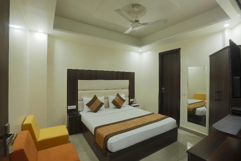 Airport Hotel Mayank Residency 4