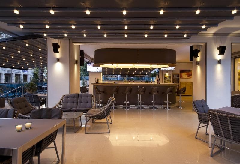 Aurasia Deluxe Hotel 2